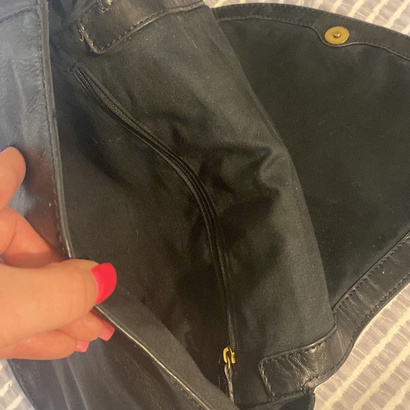 EUC Black Fossil Crossbody Bag - Picture 5 of 8